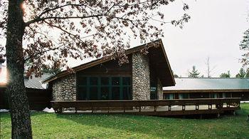 Whitetail Lodge Saint Germain Exterior foto